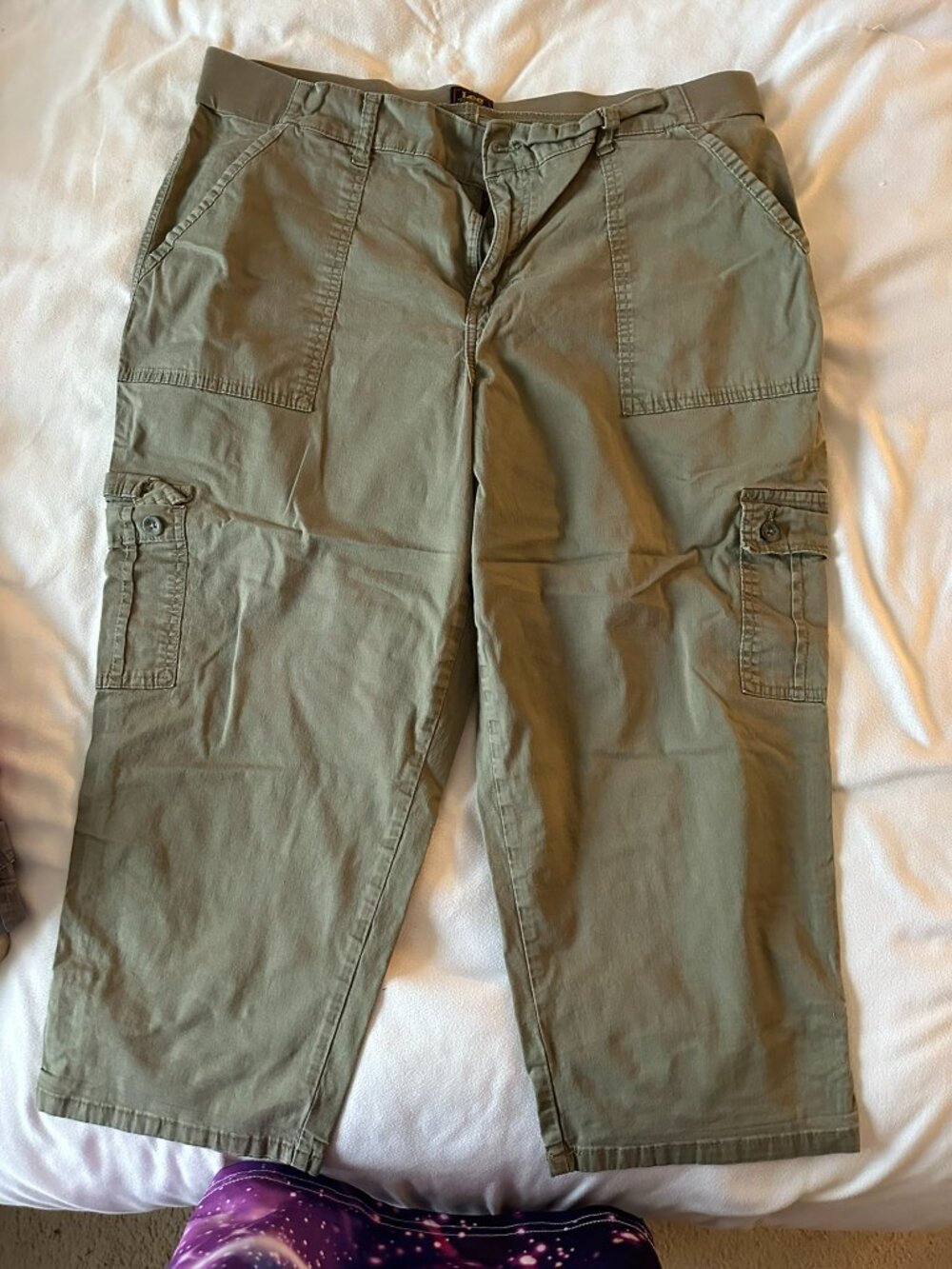womens set of 3 Lee capri cargo shorts